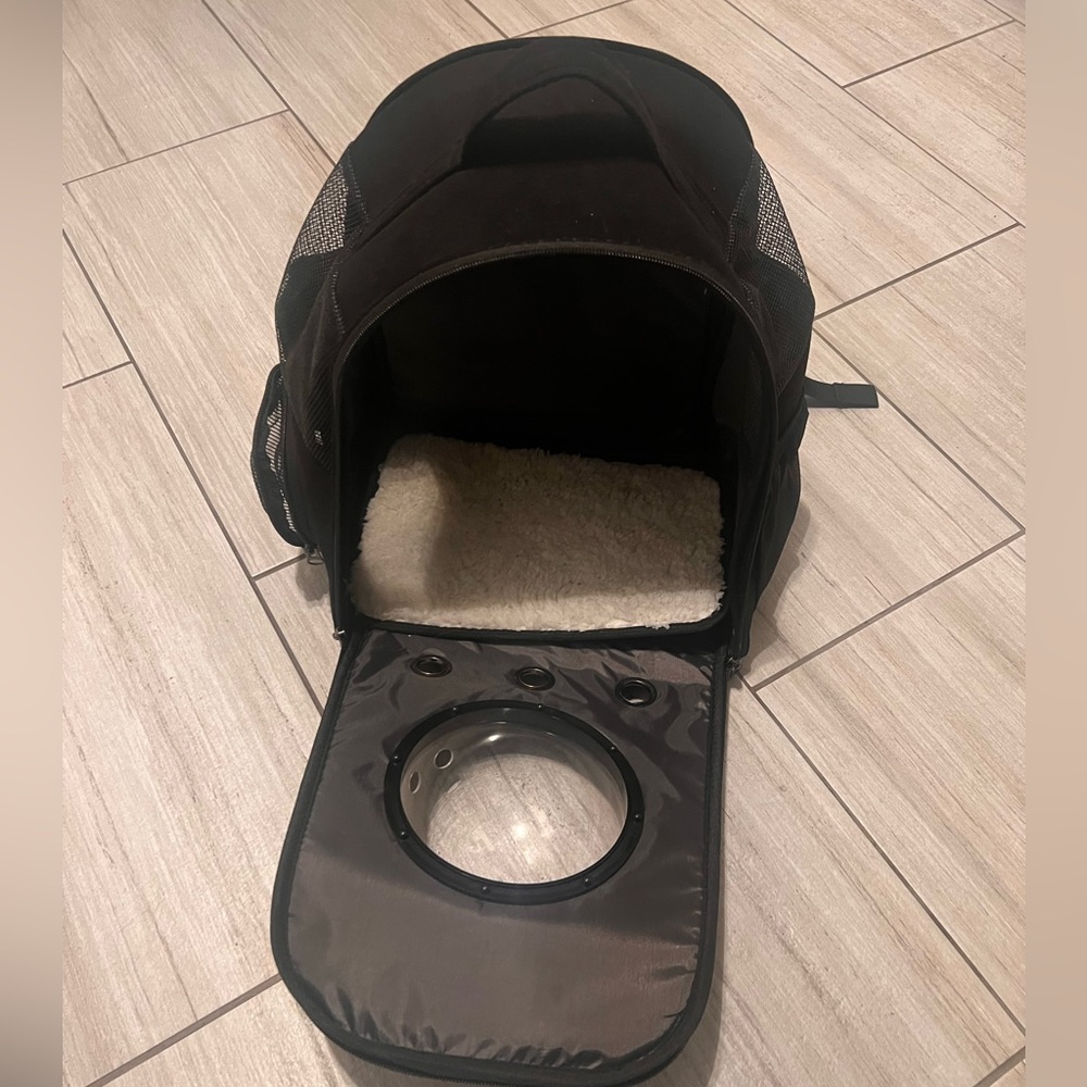 Travel back pack for Cat 🐱 or small dog 🐶 back pack